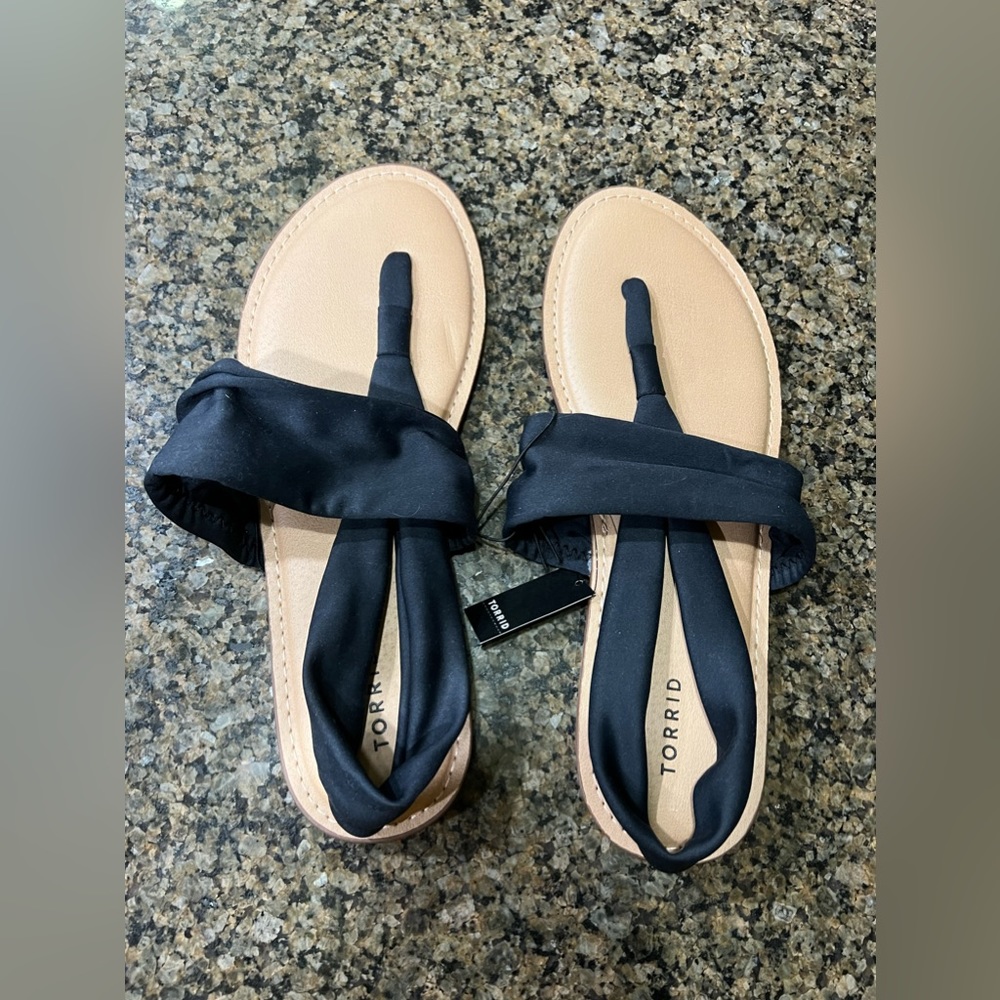 Torrid Black FABRIC T-STRAP SANDAL size 12w